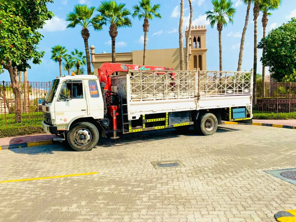 Crane rental services in UAE for construction and industrial projects