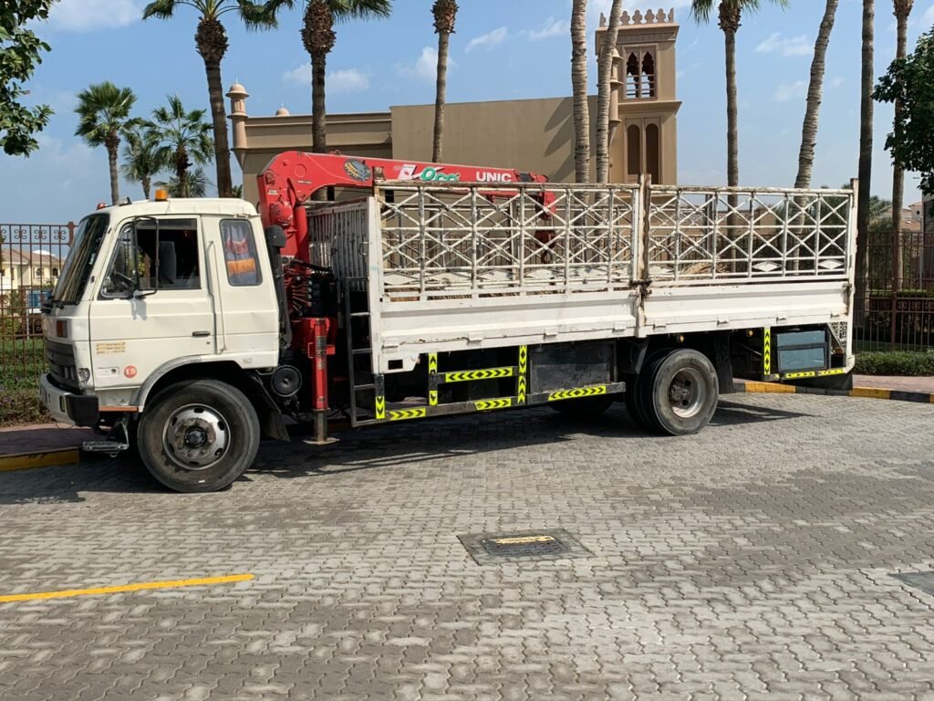used HIAB crane for sale in UAE in good condition with reliable hydraulic lifting system