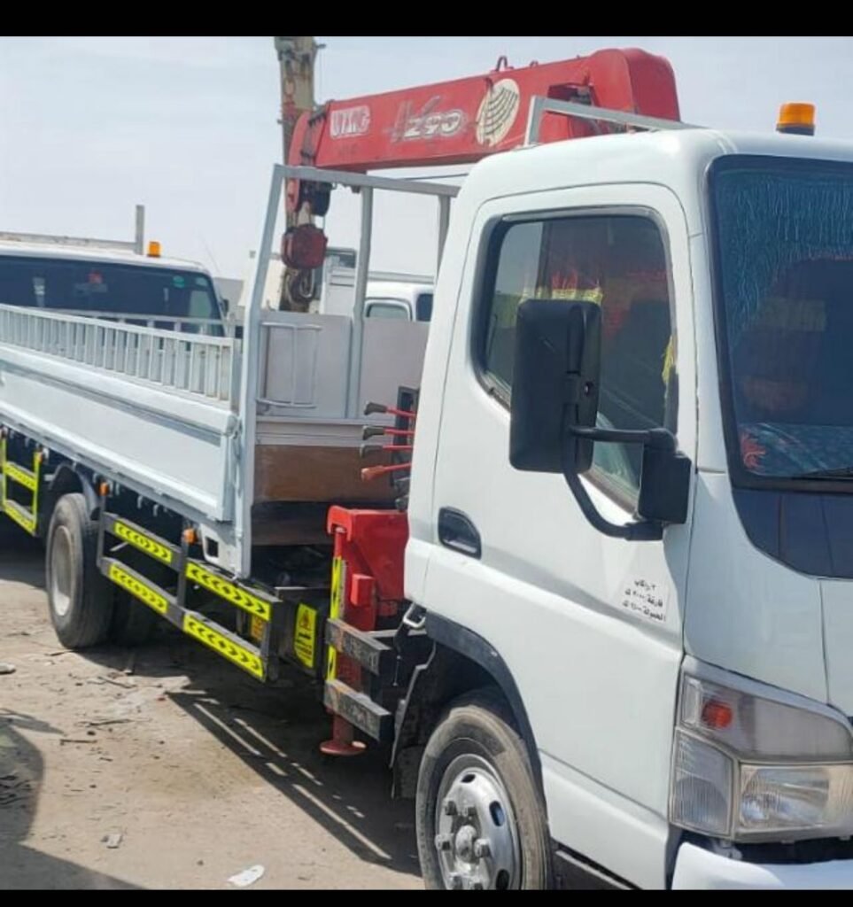 HIAB truck mounted crane for sale in UAE with hydraulic lifting system and heavy duty performance