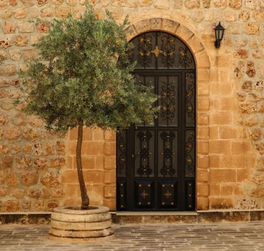 Construction workers at Abu Dhabi project site